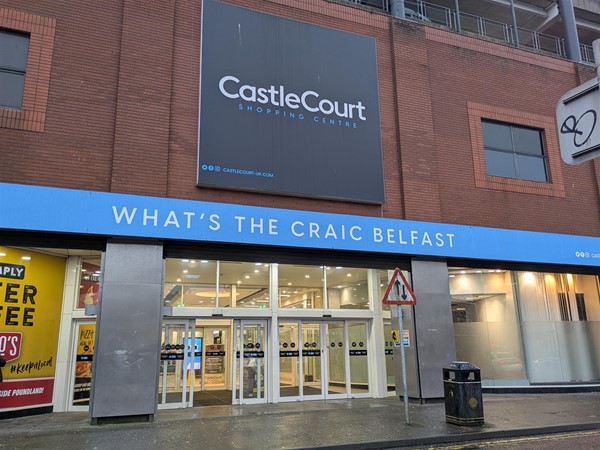 Image of entrance to CastleCourt Shopping Center