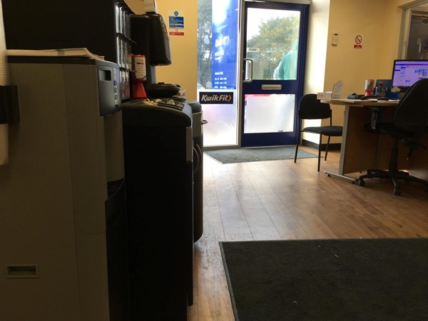 Image of the reception area at Kwit Fit.