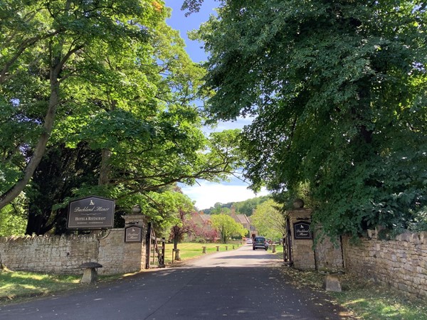 Picture of the entrance to Buckland Manor