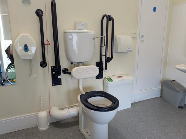 Image of toilet in the Changing Places toilet
