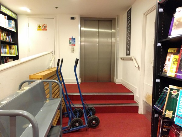 Photo of the lift.