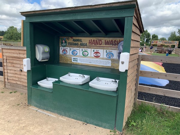 picture of the hand washing facility for the animal feeding area