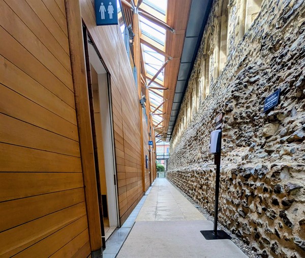 Image of corridor where the toilets are
