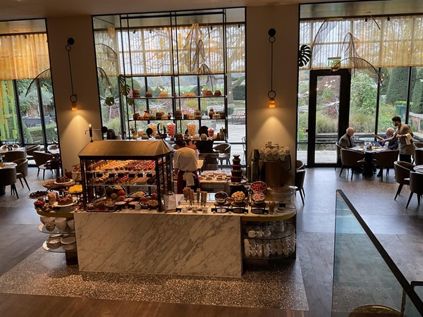 Image of a buffet area