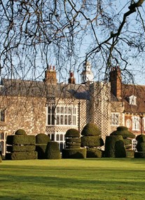 Hall Place and Gardens