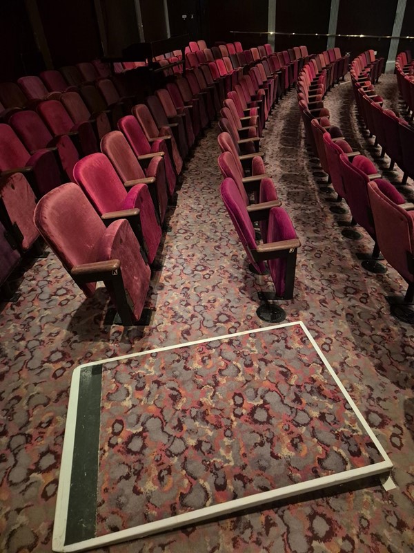 Stalls K1 with level ramp