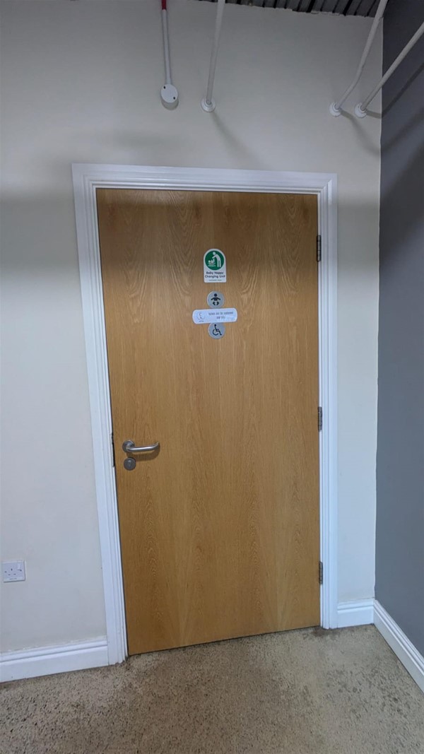 Signage to the toilet.