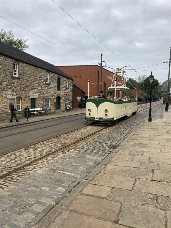 Image of an approaching tram