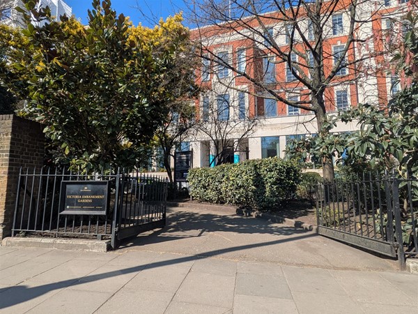 Image of entrance to the park