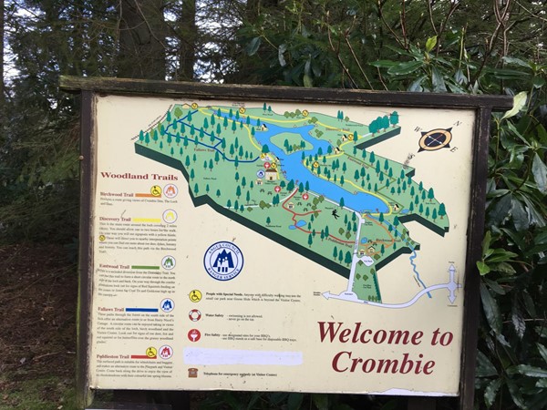 Welcome to Crombie sign