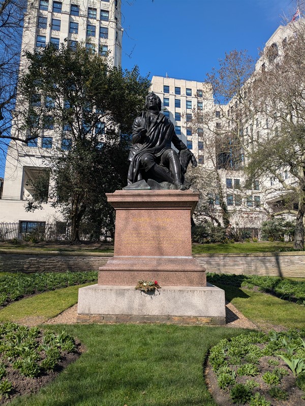 Image of Robert Burns statue