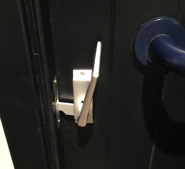 Accessible loo door handle (from inside)