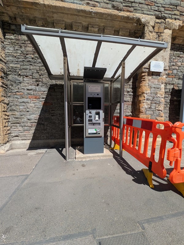 Image of ticket machine on platform 2