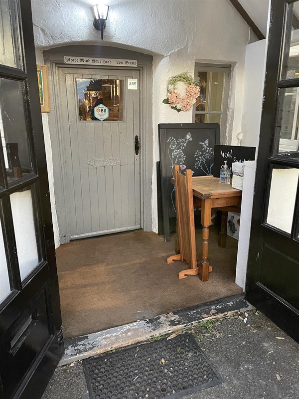 Entrance step/Threshold and inner from door