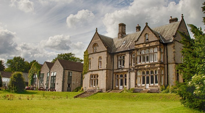 YHA Castleton Losehill Hall