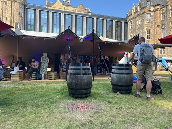Image of the bar in the courtyard.