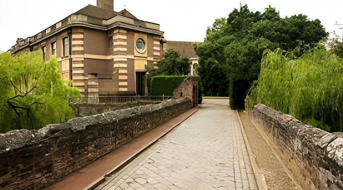 Eltham Palace and Gardens