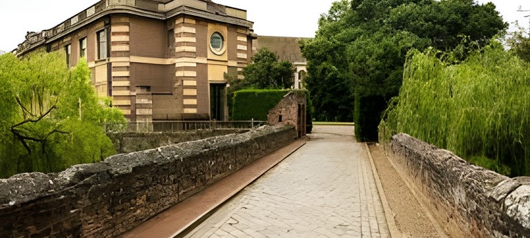 Eltham Palace and Gardens