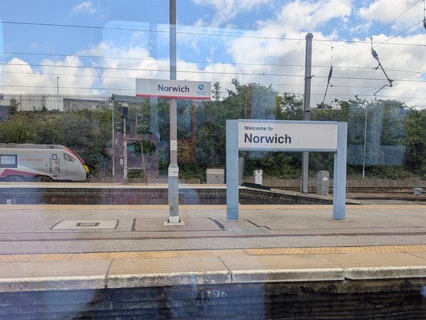Image of Norwich station platform
