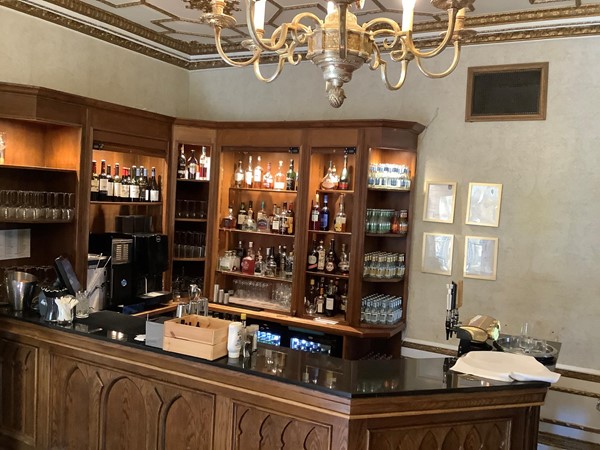 Bar lounge
