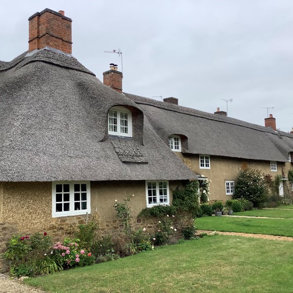 5 thatched cottage Ashby St Ledgers