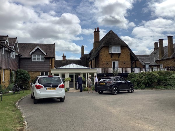 Parking at Wroxton House Hotel