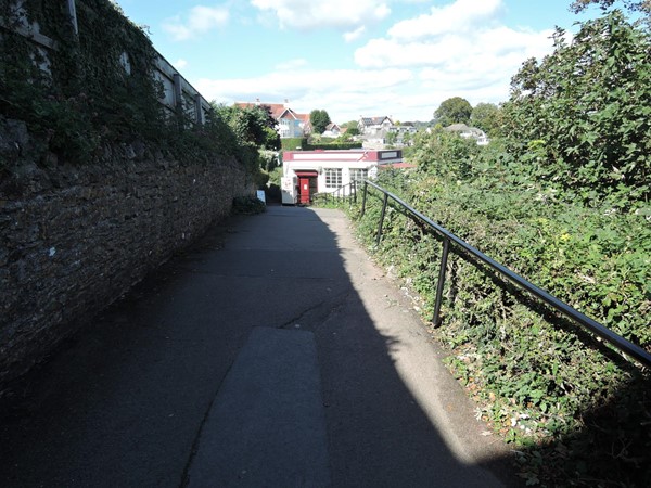 Path down to the railway