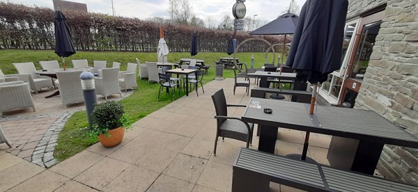 Picture of Queen of the Loch's outdoor seating area