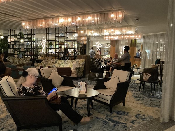 Image of a dining room