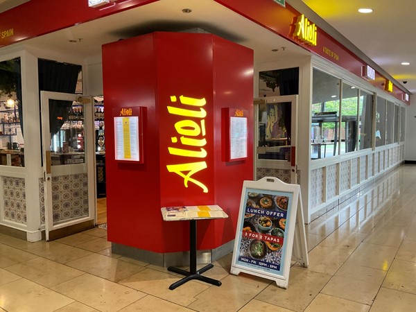 Image of Alioli restaurant entrance