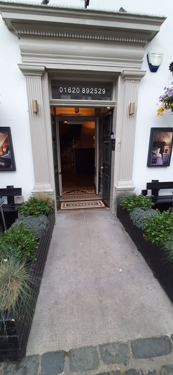No12 Hotel & Bistro