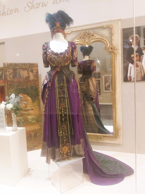 Image of a mannequin in a dress