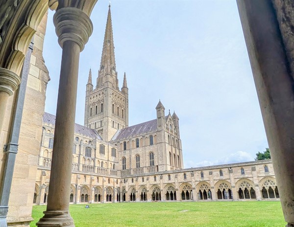 Image of Norwich cathedral from the cloister