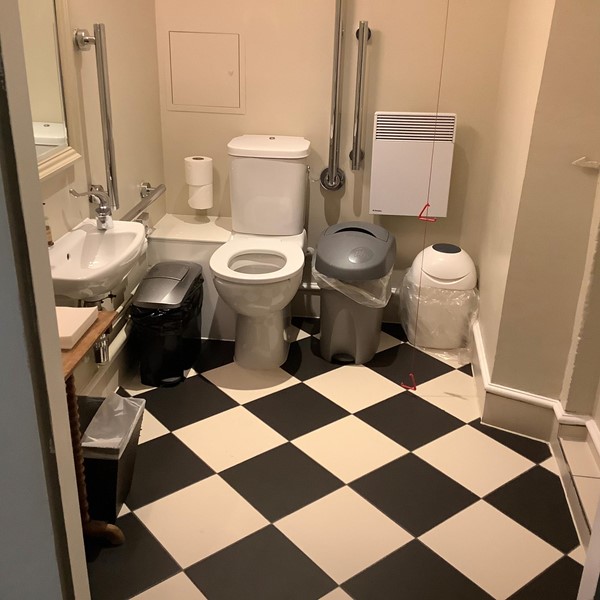 7 toilet