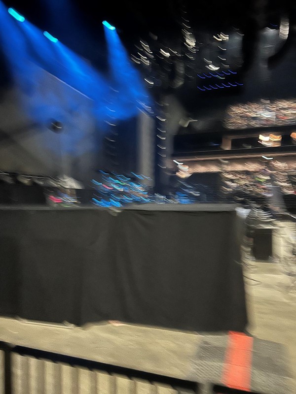 Obstructed view from the left of the platform.
