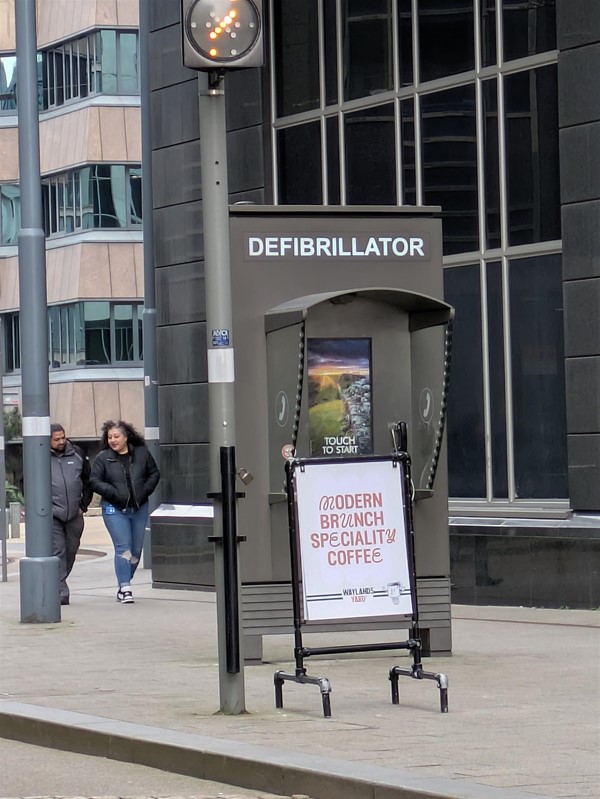 Image of Defibrillator close to the tram stop