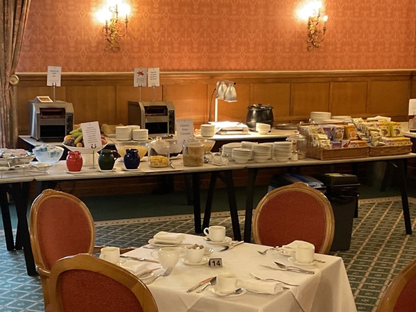 Image of a dining area