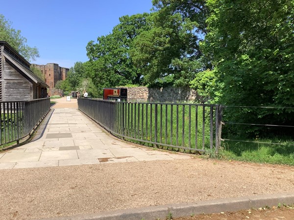 Path to Kenilworth castle