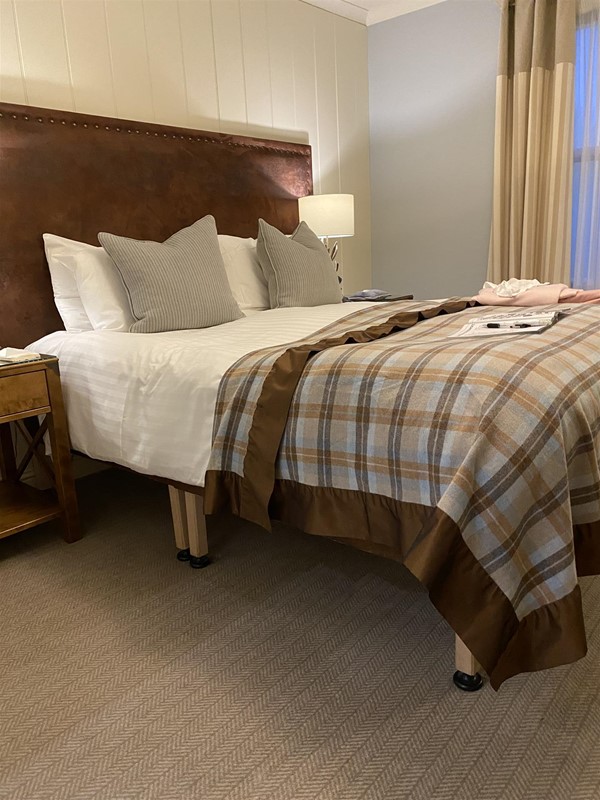 King sized bed
