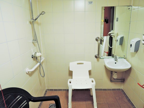 Shower in Genisis Health Suite