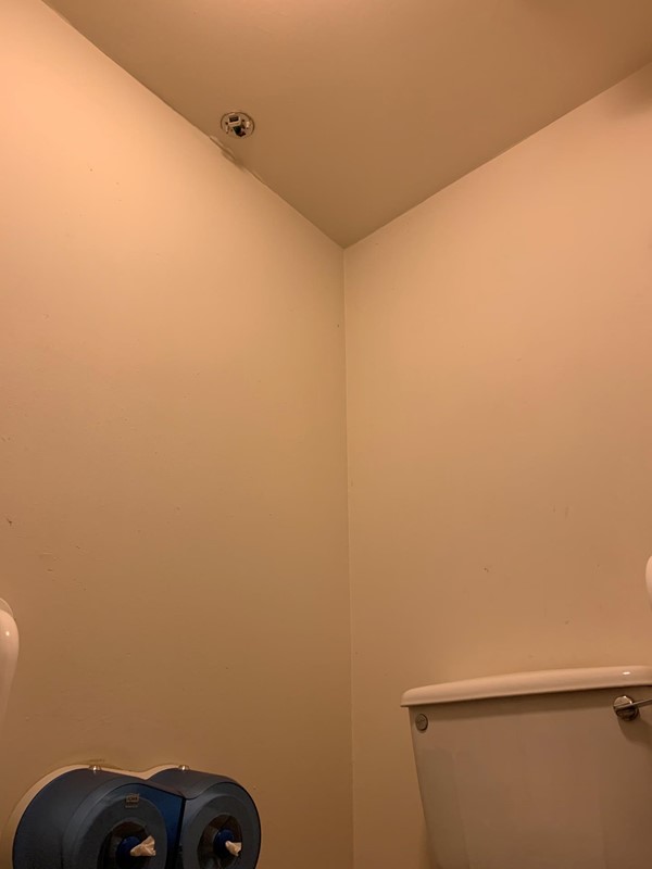 Lack of red cord in accessible toilet