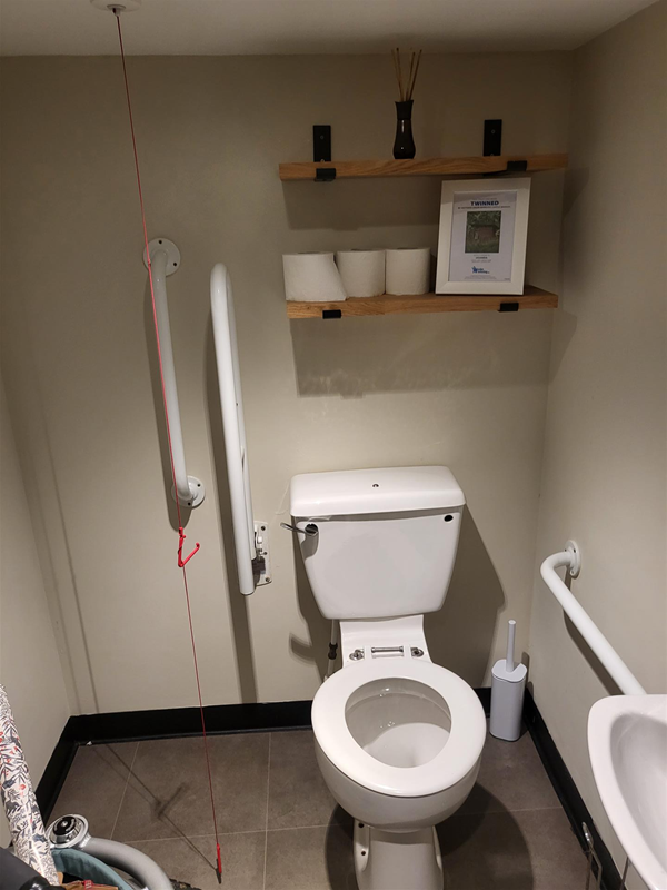 Image of a n accessible yoilet