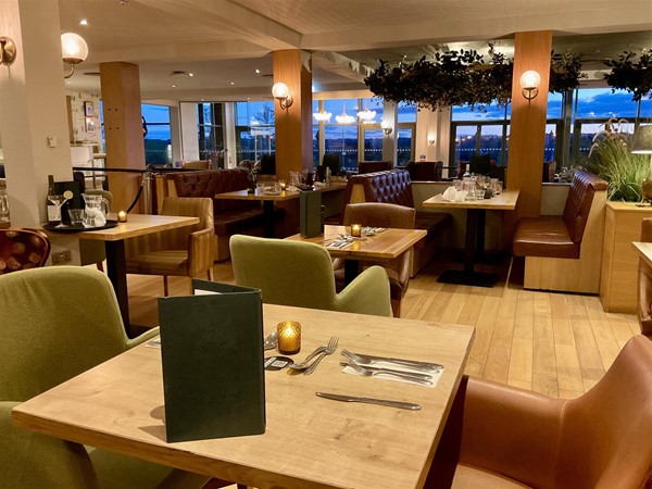 Image of a dining area