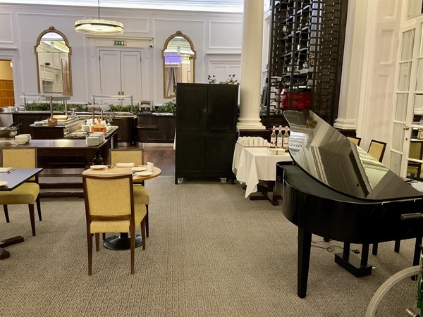 Image of a dining area