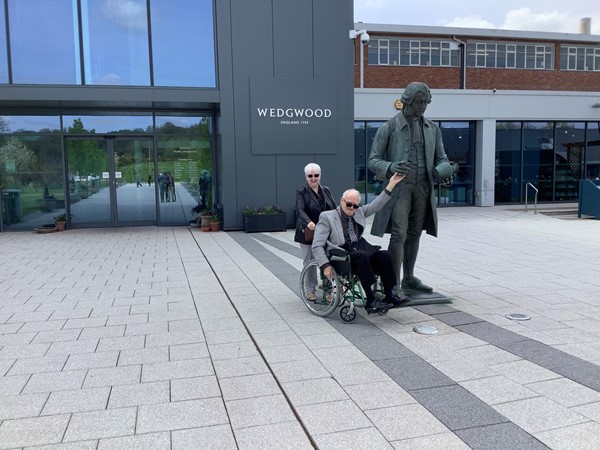 Picture of the authors at the Josiah Wedgwood statue