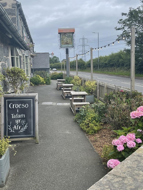 Image of the front of the Goat Inn