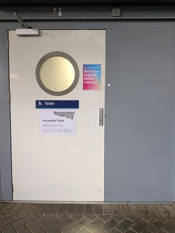 image of the door to the accessible toilet on platform 0