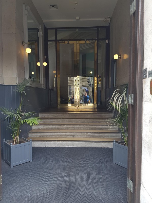 Steps but there is an alternative entrance
