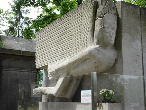 The tomb of Oscar Wilde