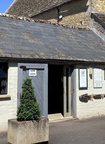 Cotswold Woollen Weavers